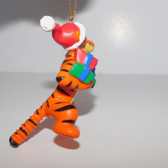 VTG 4" Winnie the Pooh Alderbrook Tigger with Presents Christmas Tree Ornament - Picture 3 of 11